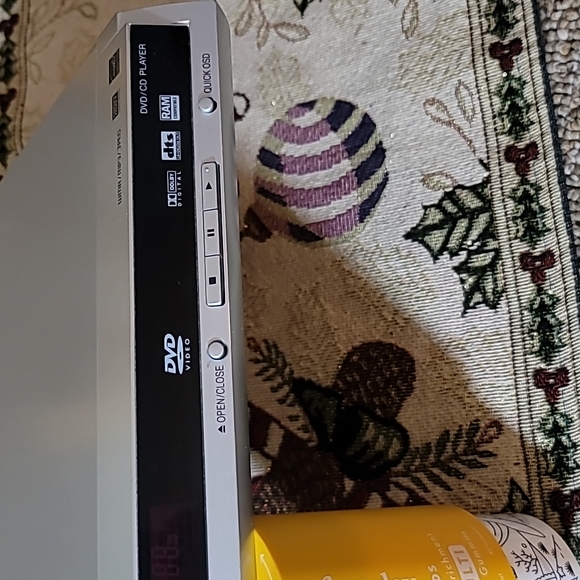 WITH REMOTE Gently loved Panasonic DVD MP3 JPEG player model DVD-S29 WITH REMOTE - Picture 3 of 12